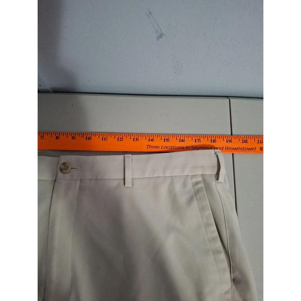 Peter Millar Mens Beige Golf Shorts Size 36